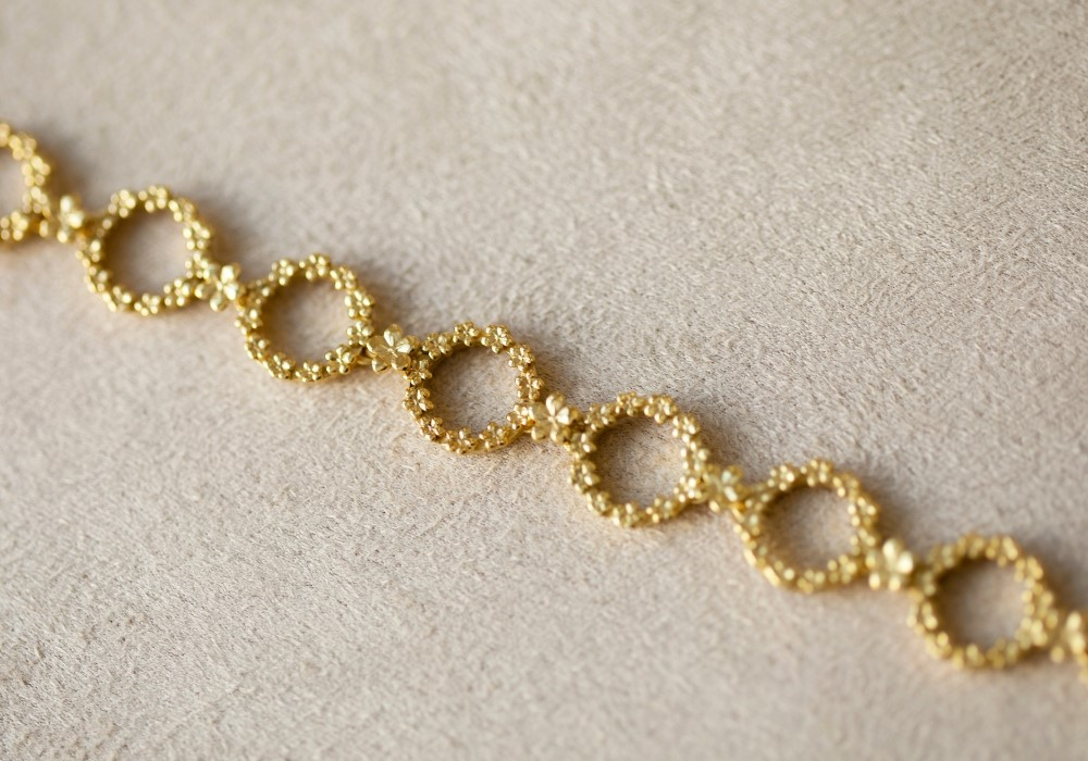 The Forget-Me-Not 'Wreath' 9-carat Fairmined Gold Link Bracelet